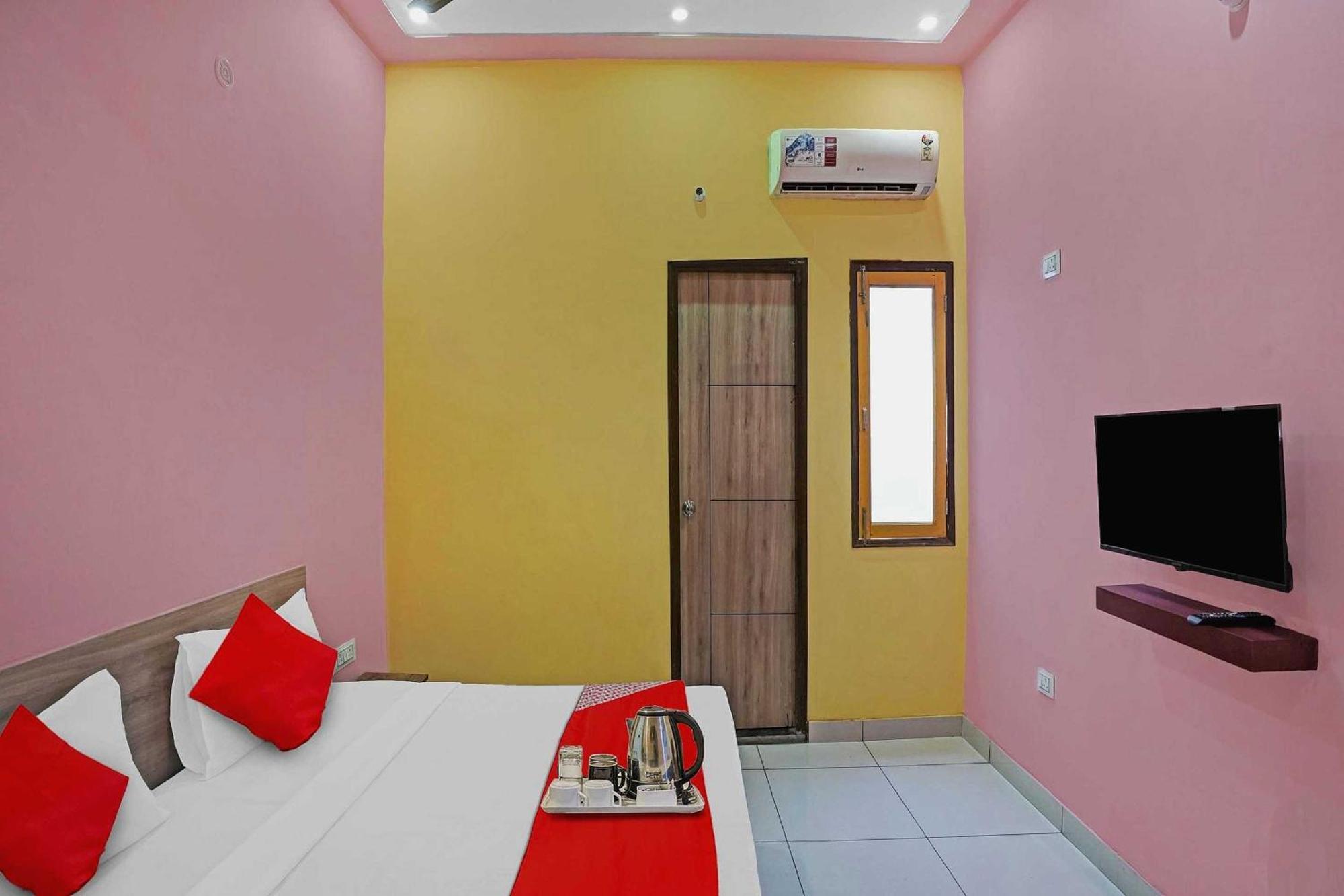 Hotel O Dahleez Noida Exterior foto